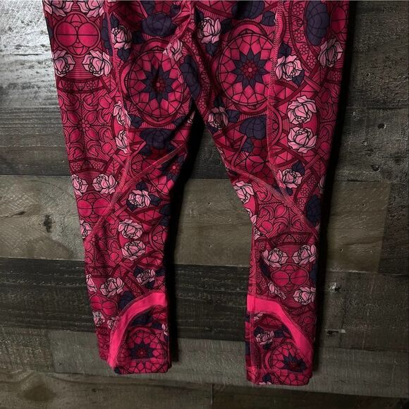 Lululemon Inspire Crop 6 - Picture 8 of 8